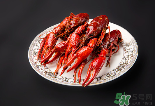 做麻辣小龍蝦放什么調料？麻辣小龍蝦可以放什么菜？