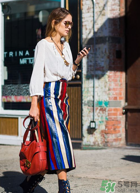 條紋闊腿褲配什么上衣？條紋闊腿褲搭配上衣圖片