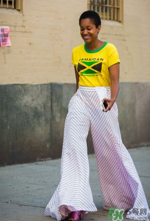 條紋闊腿褲配什么上衣？條紋闊腿褲搭配上衣圖片