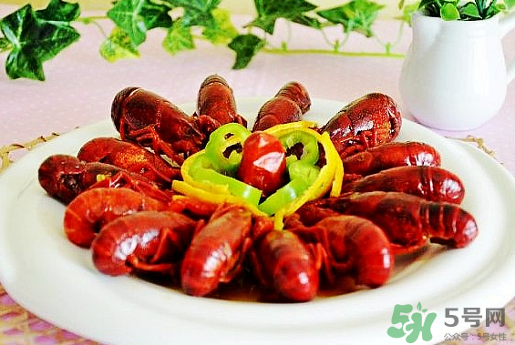 麻辣小龍蝦的頭能吃嗎？如何吃麻辣小龍蝦的頭？