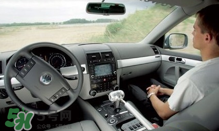 李彥宏坐無人駕駛汽車上五環(huán) 無人駕駛汽車什么時候上市？