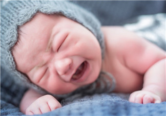 寶寶牙床上有小白點是怎么回事？寶寶牙床上的白點是什么？