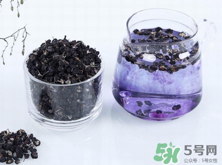 黑枸杞什么時候喝最好？黑枸杞什么水泡最好