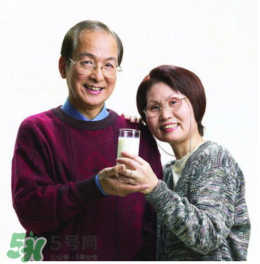 嬰兒奶粉老人能喝嗎？老人能不能喝嬰兒奶粉？