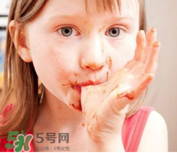 寶寶愛吃甜食智力會(huì)下降嗎？兒童愛吃糖會(huì)影響智力嗎？