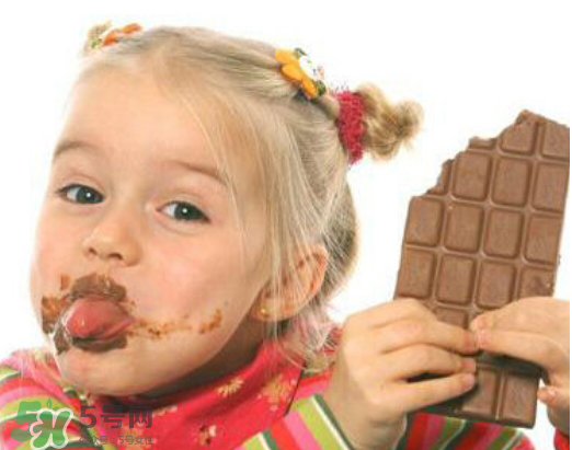 寶寶愛吃甜食智力會(huì)下降嗎？兒童愛吃糖會(huì)影響智力嗎？