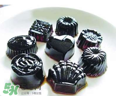 龜苓膏是烏龜做的嗎？龜苓膏是什么做的？