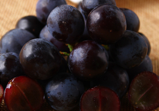 夏黑葡萄多少錢一斤？夏黑葡萄怎么挑選？