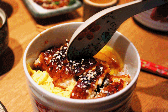 鰻魚(yú)飯好吃嗎？鰻魚(yú)飯有刺嗎？