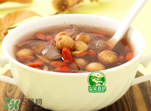 新鮮蓮子可以煮粥嗎？蓮子熬粥需要去芯嗎？