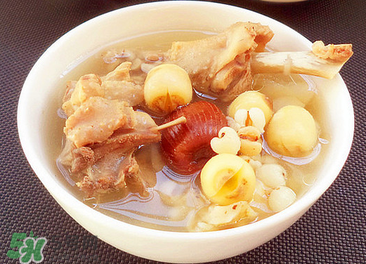 新鮮蓮子可以燉湯嗎？新鮮蓮子怎么煲湯？