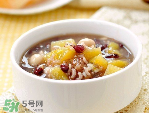 新鮮蓮子可以燉湯嗎？新鮮蓮子怎么煲湯？