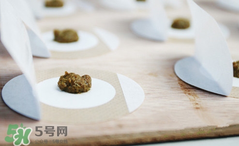 三伏灸一療程多少錢？三伏灸和三伏貼的區(qū)別