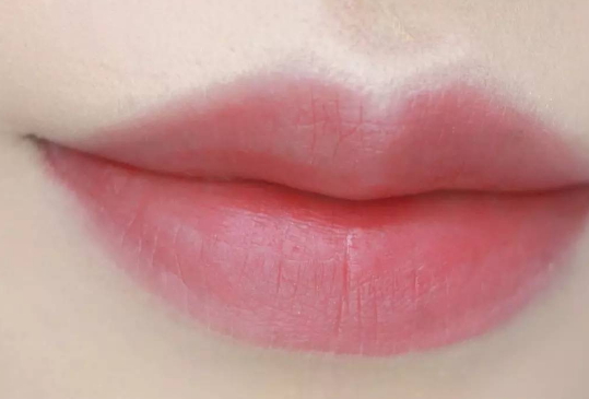 蘭蔻搖搖染唇液哪個(gè)顏色好看？蘭蔻搖搖染唇液色號(hào)試色