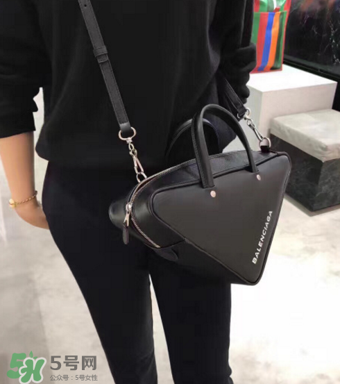 balenciaga三角包尺寸多大？巴黎世家三角形包包尺寸介紹