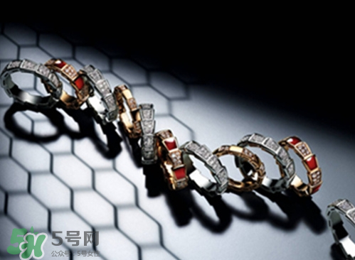 寶格麗靈蛇之戒是什么材質(zhì)？寶格麗蛇形戒指是金的嗎？