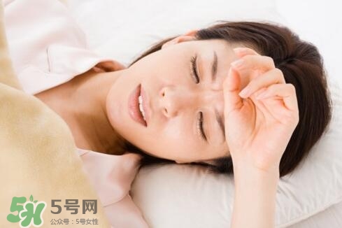 孕婦打噴嚏會嚇著寶寶嗎？孕婦打噴嚏對胎兒有影響嗎？