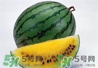 紅瓤西瓜和黃瓤西瓜有什么區(qū)別?紅瓤西瓜和黃瓤西瓜的區(qū)別 紅瓤西瓜和黃瓤西瓜有什么區(qū)別?紅瓤西瓜和黃瓤西瓜的區(qū)別