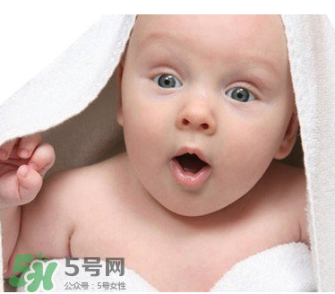 嬰兒吐奶和奶粉有關(guān)系嗎？嬰兒吐奶需要換奶粉嗎？