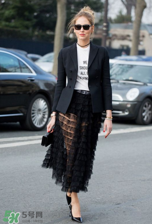 t恤搭配什么裙子好看？t恤怎么搭配裙子好看？