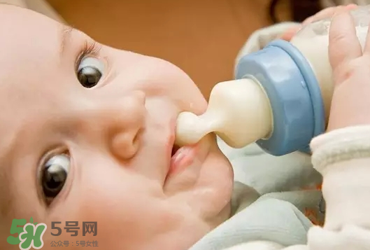 如何戒夜奶寶寶不痛苦？寶寶如何戒夜奶？