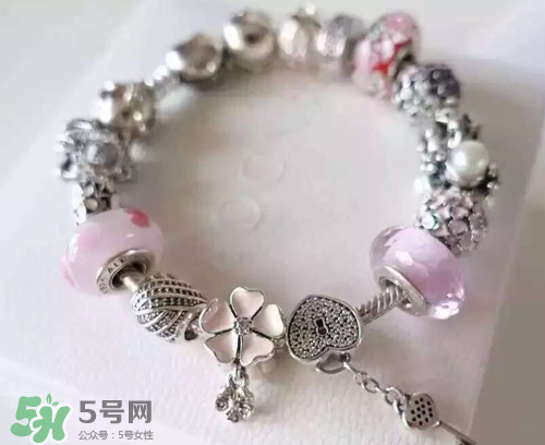 潘多拉手鏈好還是手鐲好？pandora手鏈和手鐲哪個(gè)比較好看？