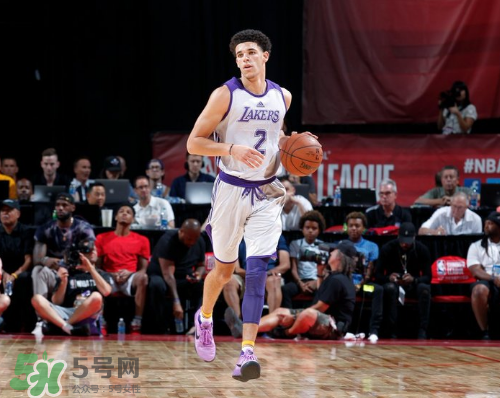 2017夏季聯(lián)賽朗佐鮑爾球哥上腳穿的球鞋是什么型號？