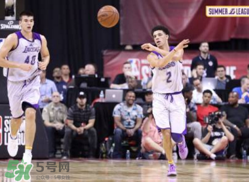 2017夏季聯(lián)賽朗佐鮑爾球哥上腳穿的球鞋是什么型號？