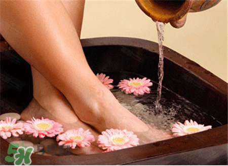 三伏天用艾葉泡腳好嗎？三伏天泡腳的禁忌