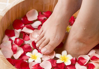 三伏天用艾葉泡腳好嗎？三伏天泡腳的禁忌