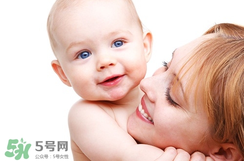 三伏天坐月子可以洗澡嗎？三伏天坐月子可以穿短袖嗎？