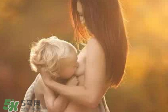 哺乳期可以貼三伏貼嗎？哺乳期貼三伏貼會(huì)影響寶寶嗎？