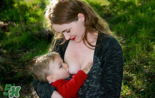 哺乳期可以貼三伏貼嗎？哺乳期貼三伏貼會(huì)影響寶寶嗎？