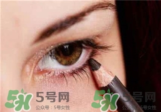 畫眼線怎樣不暈染?畫眼線的方法 畫眼線怎樣不暈染?畫眼線的方法