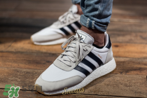 adidas iniki runner上腳效果怎么樣？阿迪達(dá)斯復(fù)古跑鞋好看嗎？