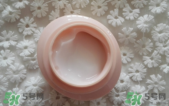 嘉媚樂雛菊保濕凝露好不好?嘉媚樂雛菊保濕凝露怎么樣? 嘉媚樂雛菊保濕凝露好不好?嘉媚樂雛菊保濕凝露怎么樣?