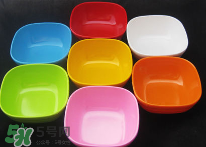 仿瓷碗和瓷碗的區(qū)別有哪些？仿瓷碗和瓷碗的不同