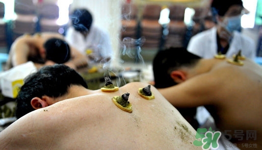 貼三伏灸癢是怎么回事？貼三伏灸癢怎么辦？