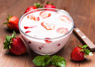 酸奶好吃怎么選？酸奶對(duì)人有哪些好處