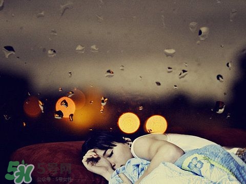 艾灸貼可以去濕氣嗎？貼艾灸貼能去濕氣嗎？