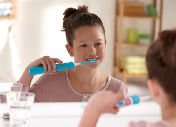 電動(dòng)牙刷寶寶適合用嗎？兒童適合用電動(dòng)牙刷嗎？