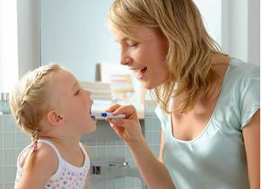 電動(dòng)牙刷寶寶適合用嗎？兒童適合用電動(dòng)牙刷嗎？