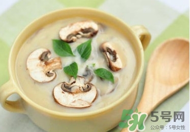 牛奶燉香菇可以治鼻炎嗎？牛奶燉香菇吃了有什么作用？