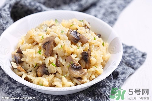 香菇怎么切十字？如何切出漂亮的香菇花兒