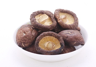 買香菇怎么挑選？干香菇怎么挑選？