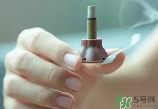 艾艾貼可以貼肚臍眼嗎？艾艾貼貼肚臍有什么作用？