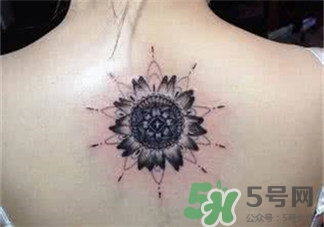 洗紋身會(huì)留疤嗎?激光洗紋身的副作用 洗紋身會(huì)留疤嗎?激光洗紋身的副作用