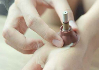 艾艾貼貼后出現(xiàn)水泡怎么回事？艾艾貼后有水泡怎么辦？