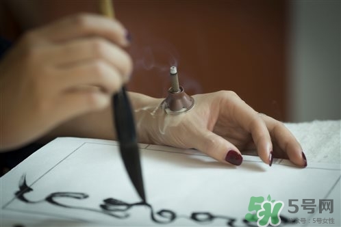 艾艾貼的煙有什么危害？艾艾貼燃燒的煙為什么會(huì)往下走？