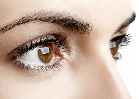 隱形眼鏡怎么摘？戴隱形眼鏡的好處和壞處